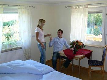 Hotel Garni Kleindienst Ursensollen Экстерьер фото